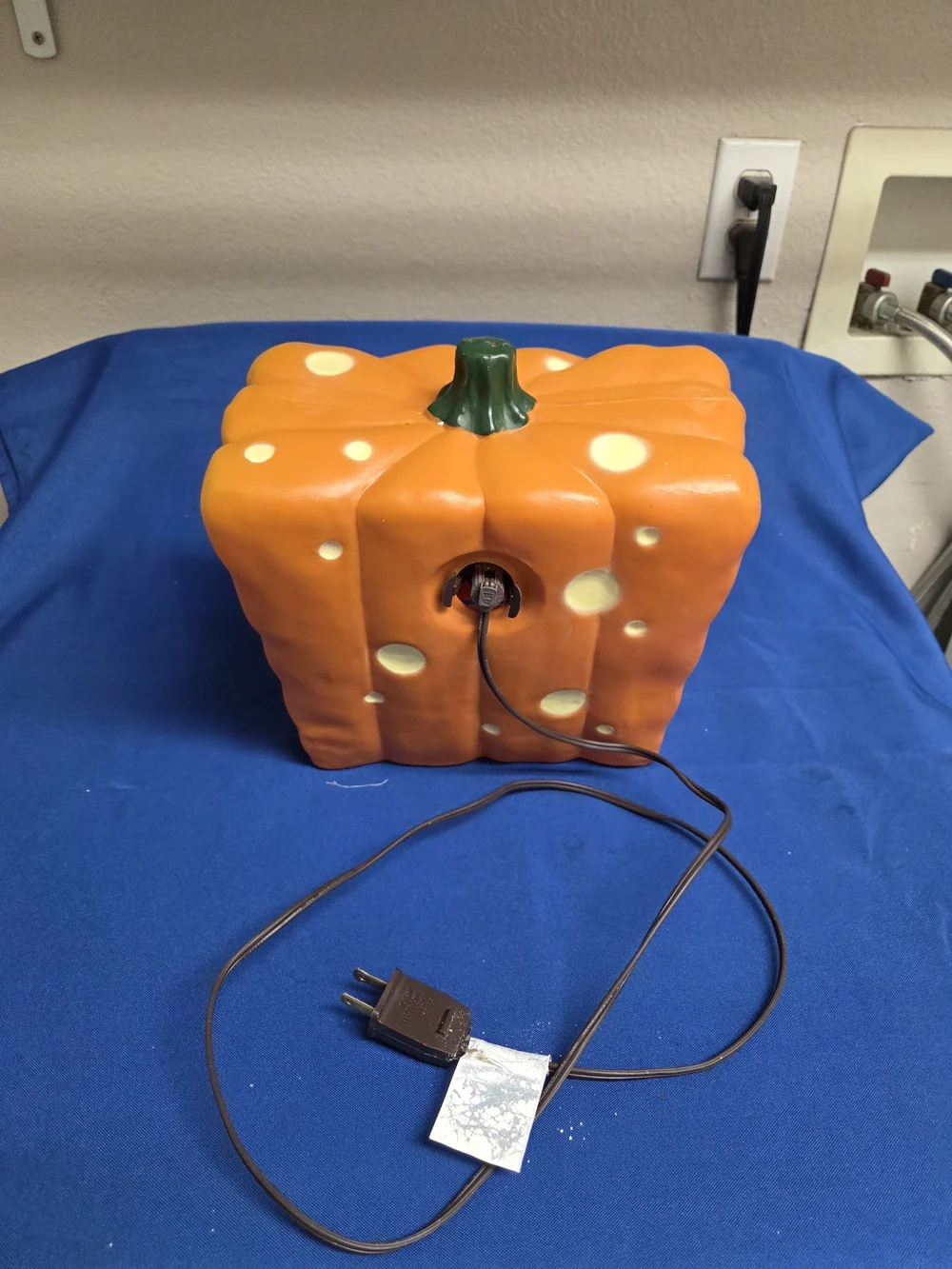 Vintage SpongeBob SquarePants Light Up Blow Mold Halloween Christmas Yard Decor